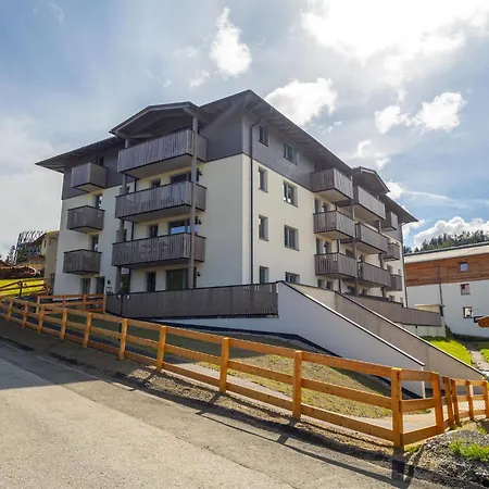 Spacious 4-bedroom Penthouse In Διαμέρισμα
