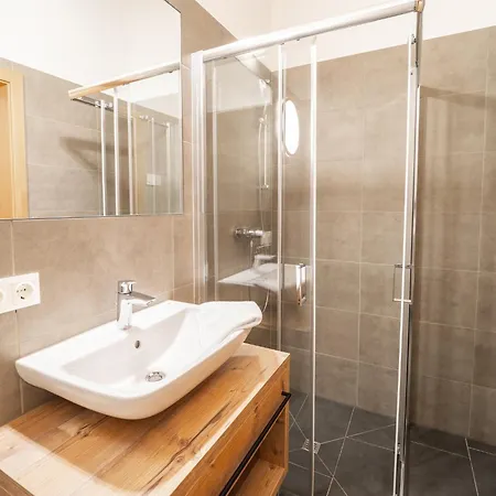 Spacious 4-bedroom Penthouse In Katschberghöhe