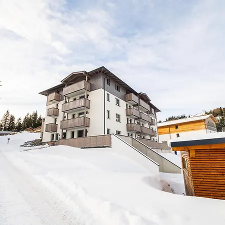 Spacious 4-bedroom Penthouse In Appartement *