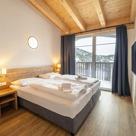 Spacious 4-bedroom Penthouse In Katschberghöhe